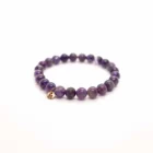Bracelet Améthyste Bo-DONG Signature sur fond blanc – pierre de spiritualité et de paix intérieure