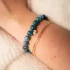 Bracelet Apatite au poignet – Bo-DONG – communication fluide et style affirmé