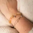 Bracelet en Citrine naturelle au poignet – Bo-DONG – style solaire et rayonnant
