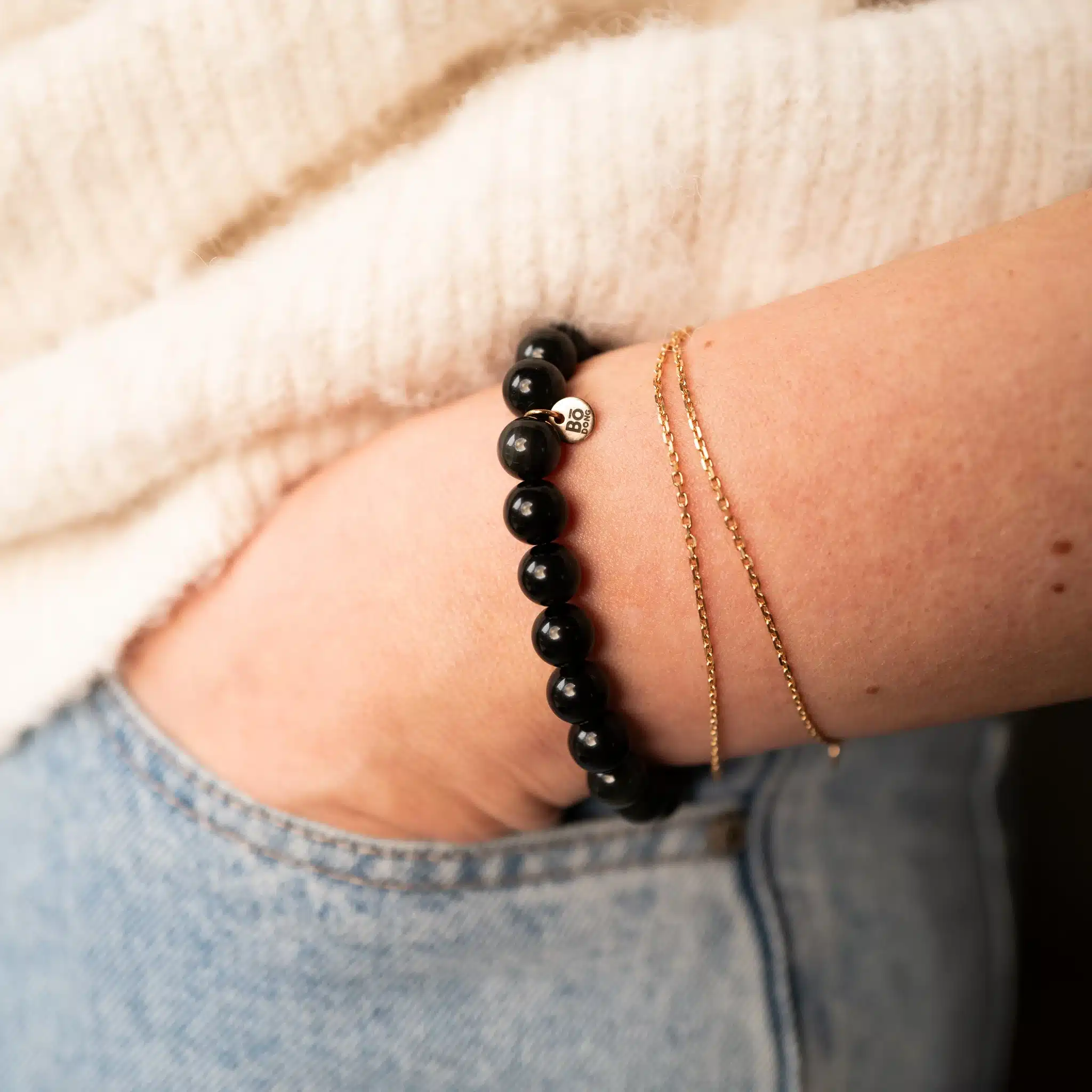 Bracelet Obsidienne porté – purification émotionnelle et clarté intérieure